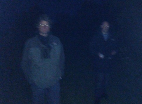 Roelof en Jan op zoek naar Steenuil; let op de infrarood-brillen (zie ook Silence of the Lambs). Foto: Leo Heemskerk.