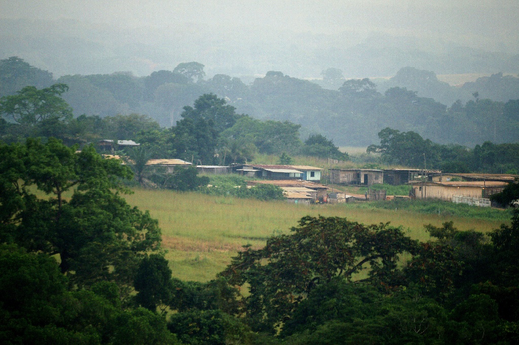 Dorp in de bossavanne van Lope NP, Gabon, januari 2006 (Adriaan Dijksen)